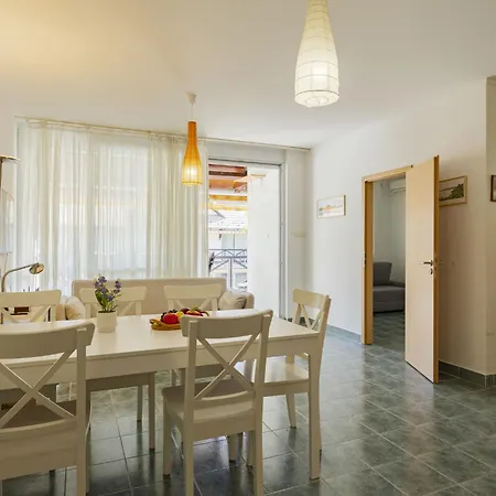 Apartment Pamela By Interhome Balatonoszod